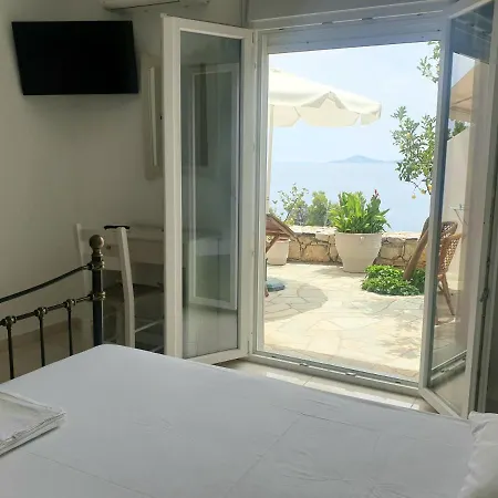 Pantheon Πανσιόν 3*