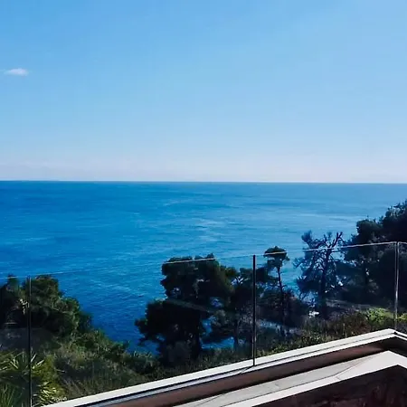 Pantheon ゲストハウス