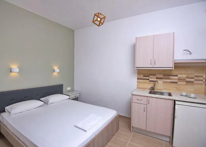 ゲストハウス Pantheon パティティリ